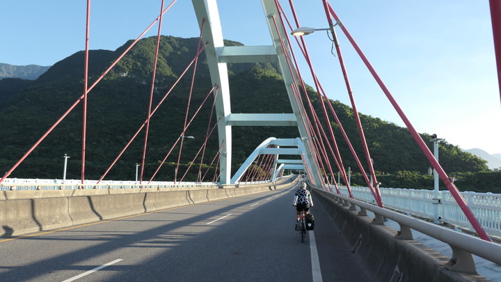 夏騎舊蘇花，兩鐵輕旅行《台灣．用騎的最美》