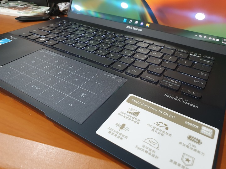 Asus Zenbook 14 OLED UX3402Z開箱