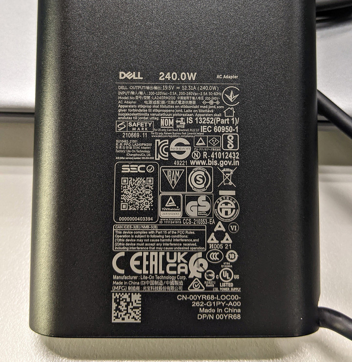 DELL Precision 7670簡單開箱