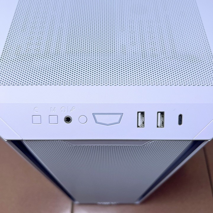 海量硬碟安裝、10顆風扇散熱、整線苦手救星 - LIAN LI LANCOOL III RGB 雙側透玻璃機殼