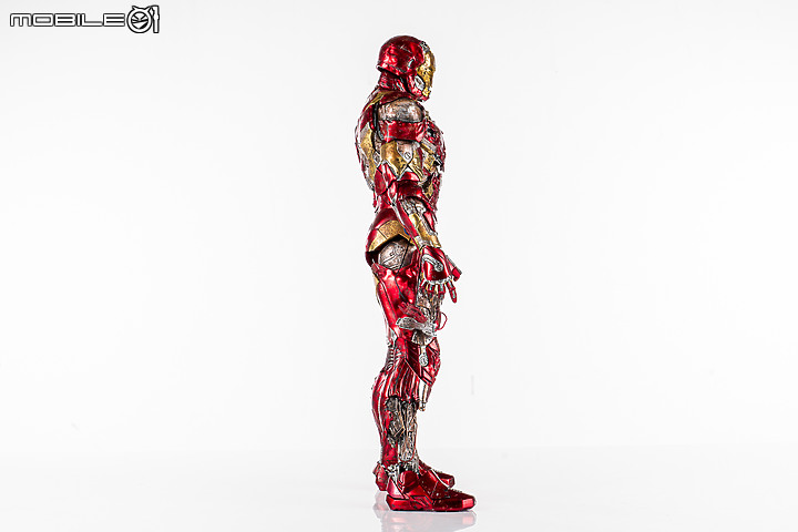 Hot Toys《蜘蛛人：離家日》鋼鐵人幻象開箱 │「爛」出經典！