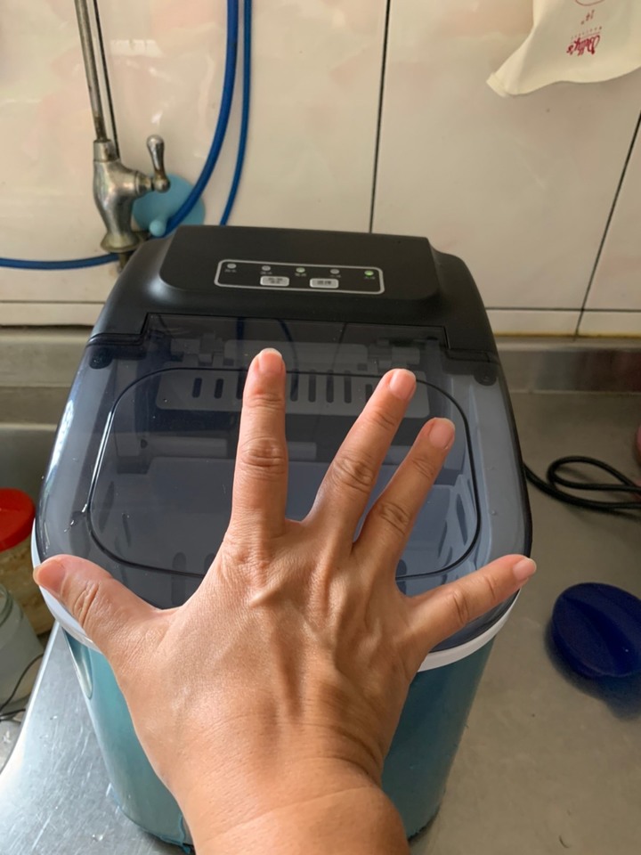 康馳製冰機 KIM1220SS體積比較小重量比較輕~適合帶出場!