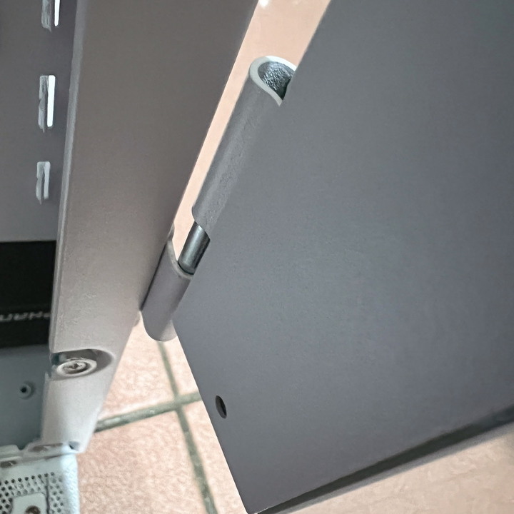 海量硬碟安裝、10顆風扇散熱、整線苦手救星 - LIAN LI LANCOOL III RGB 雙側透玻璃機殼