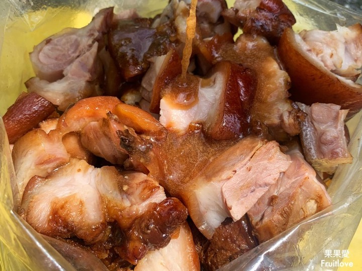 點我看大圖 屏東美食|在地飄香超過50年,軟嫩軟Q又入味的萬巒豬腳
