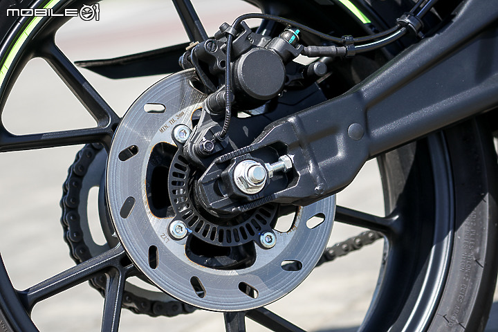 CFMOTO 300SR 試駕|操控中規中矩 配備相對超值