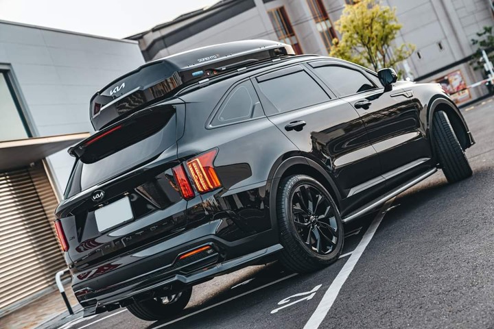 KIA SORENTO BLACK LINE