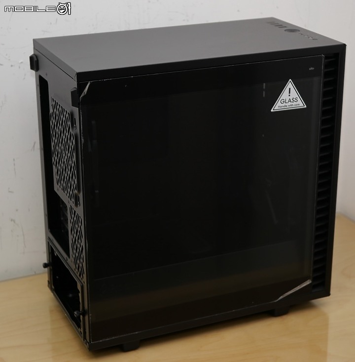 點我看大圖 防塵靜音緊湊 MATX- Fractal Design Define 7 Mini 開箱