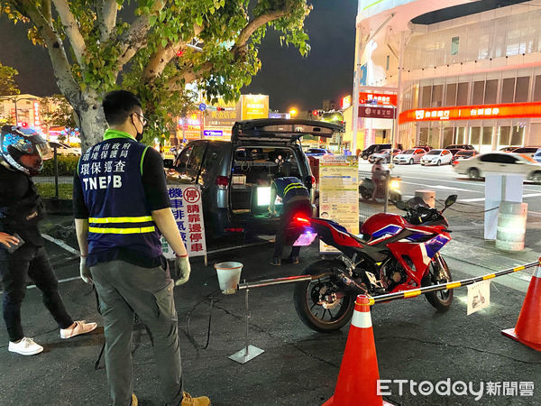 監警環遏阻囂張改裝車2小時開罰49件召回檢驗47件