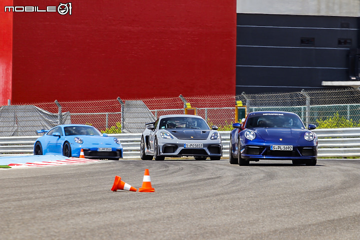 Porsche 718 Cayman GT4 RS麗寶賽道體驗 │ 直擊腦門的九千轉轟鳴,更不負賽道機器的威名!