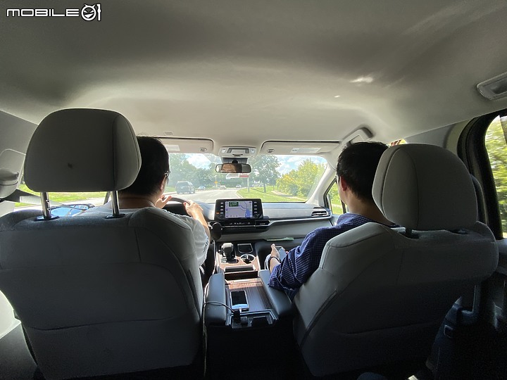 點我看大圖 Toyota Sienna 美規 LE 9天試駕分享 | 除了大也超級省油的好爸爸舒適MPV