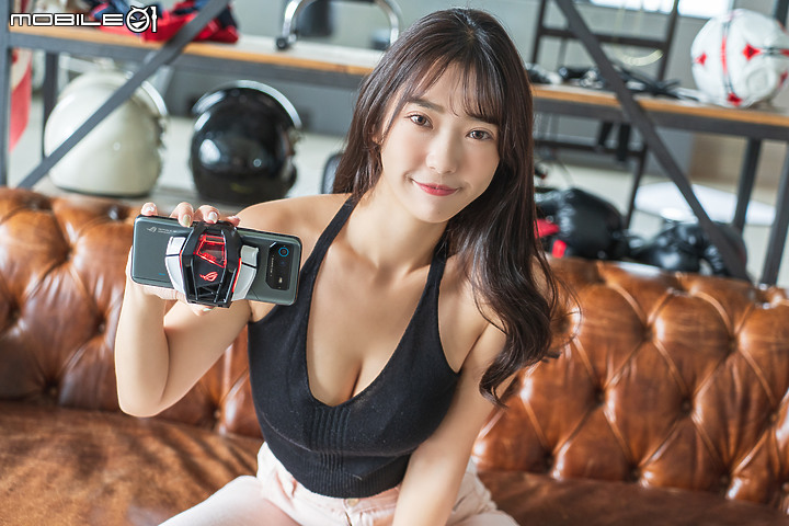 ASUS ROG Phone 6D Ultimate|天璣9000+佐散熱閥 成就冷卻新境界