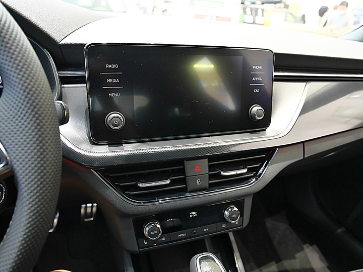 ŠKODA OCTAVIA COMBI 1.0TSI e-TEC 15,000km保養全紀錄,巧遇【ŠKODA x Rakuten Monkeys 樂天桃猿一日店長】台北場