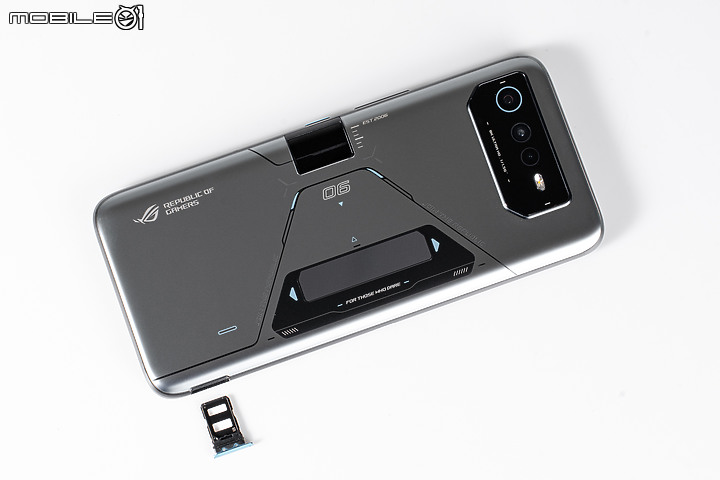 ASUS ROG Phone 6D Ultimate|天璣9000+佐散熱閥 成就冷卻新境界