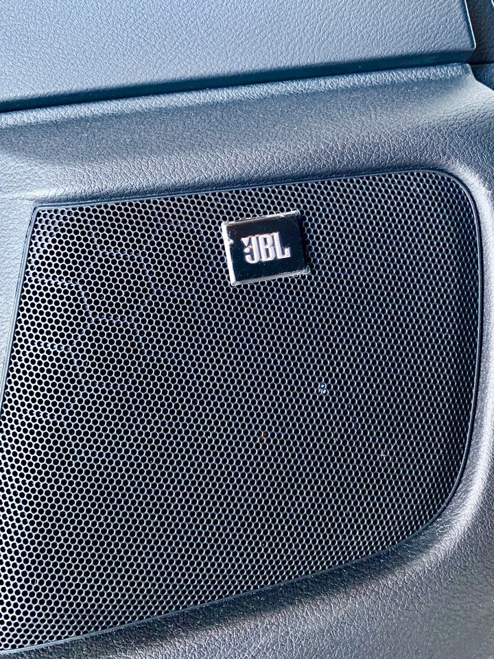國產四門房車的「顏值」擔當!?NISSAN SENTRA開箱!