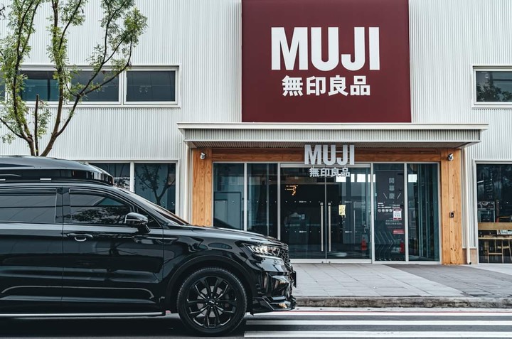 KIA SORENTO BLACK LINE