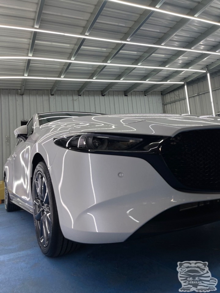 人生第一台車Mazda3開箱