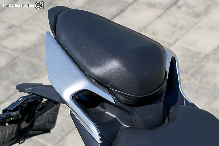 CFMOTO 300SR 試駕|操控中規中矩 配備相對超值