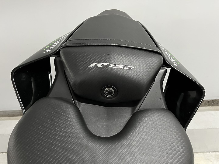 Yamaha Monster版R15v4M總代理開箱