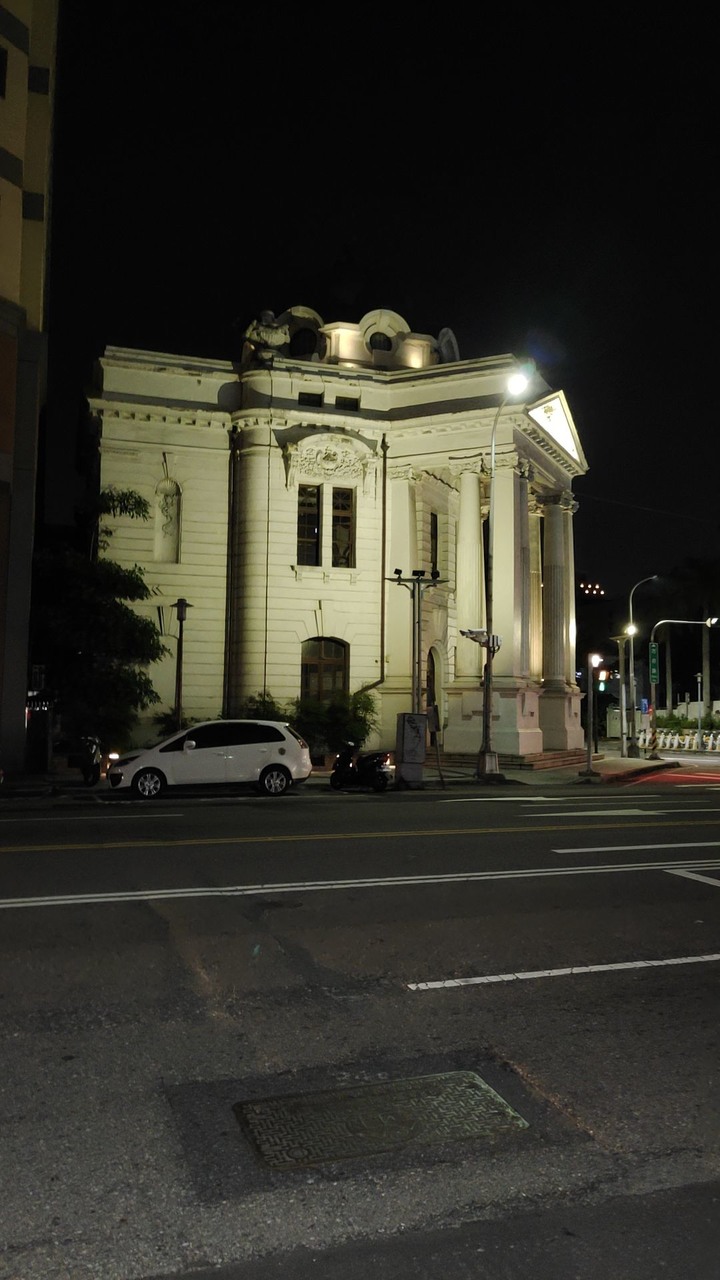 我們家的兩天一夜中部小旅行 - 台中自然科學博物館/台中鳳凰酒店的超大遊戲室跟澎湃早午餐/柳川水岸步行區/中華路夜市/台中市第二市場&自由路糕餅街一遊/第四信用合作社的冰/審計新村真好逛