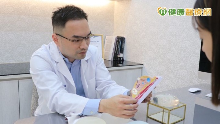 點我看大圖 隆乳材質再創新高「峰」女王波一次滿足3個願望