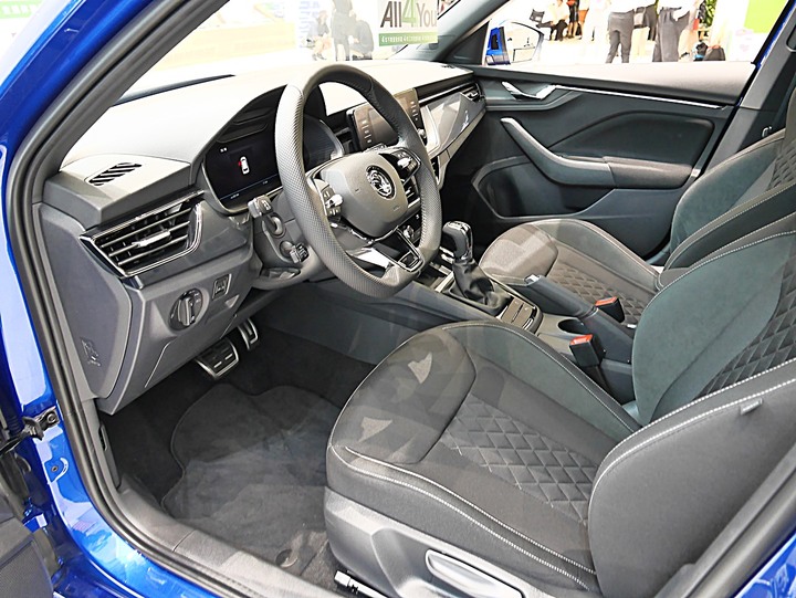 ŠKODA OCTAVIA COMBI 1.0TSI e-TEC 15,000km保養全紀錄,巧遇【ŠKODA x Rakuten Monkeys 樂天桃猿一日店長】台北場