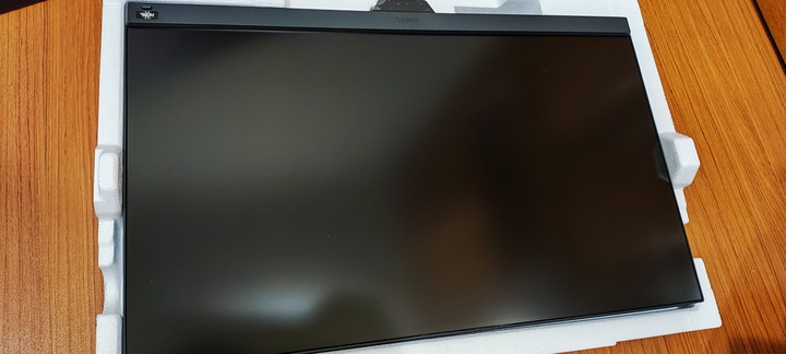 新電競螢幕BenQ EX240N開箱
