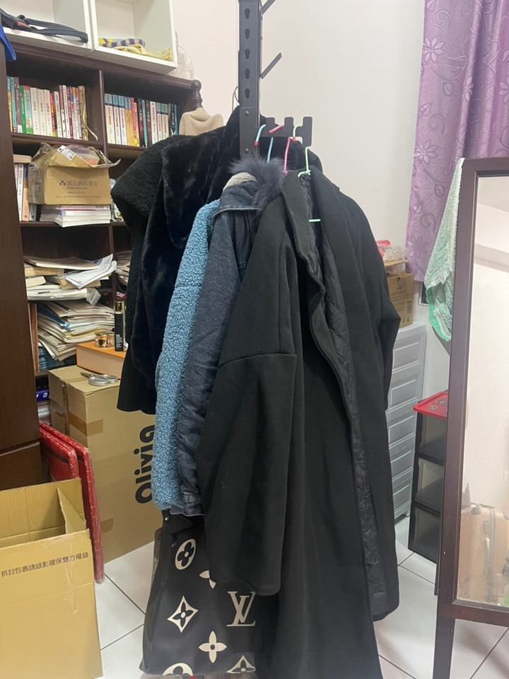 衣櫃壞掉而發現好東西