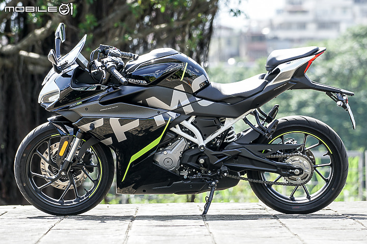 CFMOTO 300SR 試駕|操控中規中矩 配備相對超值