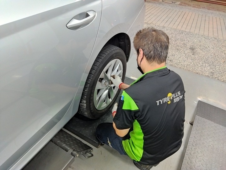 ŠKODA OCTAVIA COMBI 1.0TSI e-TEC 15,000km保養全紀錄,巧遇【ŠKODA x Rakuten Monkeys 樂天桃猿一日店長】台北場