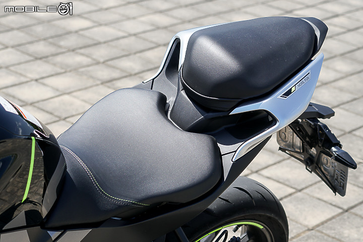 CFMOTO 300SR 試駕|操控中規中矩 配備相對超值