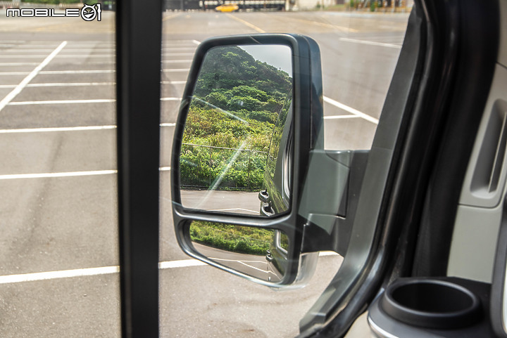 Ford Tourneo Custom八座豪華型試駕|新年式選擇更豐富,商務、家用兩相宜!