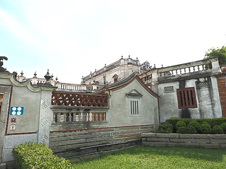 「有水頭富,無水頭厝」之前水頭中界洋樓群 — 金水國小、得月樓、僑鄉文化館、黃永遷、黃永鑿兄弟洋樓(水頭42號洋樓) — 盛夏金門四日行 金城篇 第1部