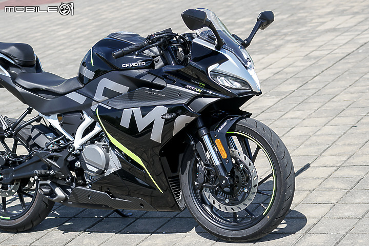 CFMOTO 300SR 試駕|操控中規中矩 配備相對超值