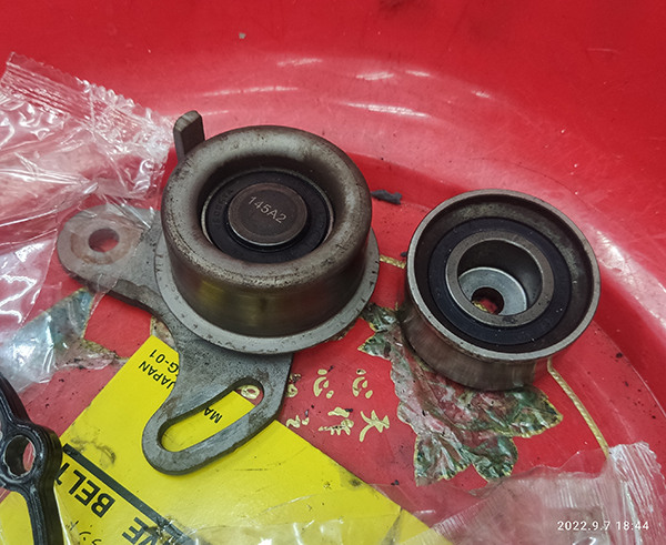 04年Matrix1.6 冷氣壓縮機+引擎腳+4條皮帶(更換)