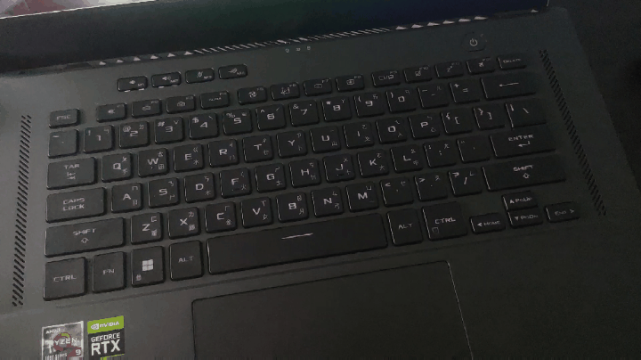 洗鍊外觀激情內在,ROG Zephyrus G15 GA503RW電競筆電開箱測試