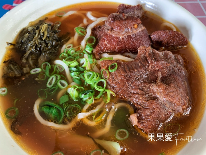 屏東美食|炒飯蝦仁大又多、鮮甜Q彈，牛肉麵湯頭甘甜、肉嫩，值得一吃