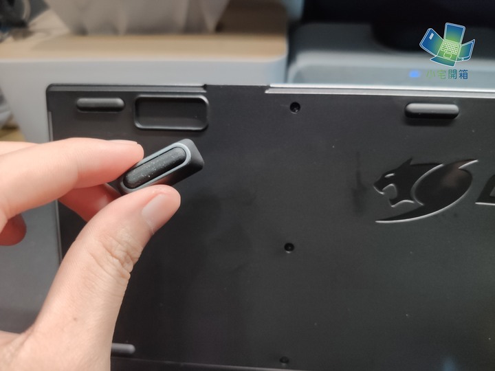【小宅開箱】不一樣的矮軸！輕巧快速的COUGAR 光學機械軸電競鍵盤開箱體驗