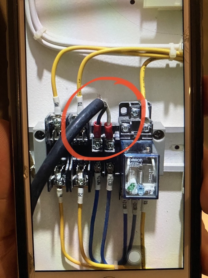 不了解電箱裡面這條線的主要源頭