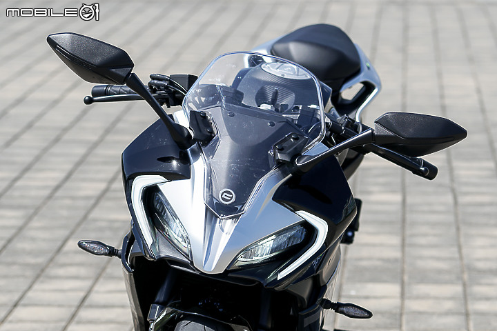 CFMOTO 300SR 試駕|操控中規中矩 配備相對超值