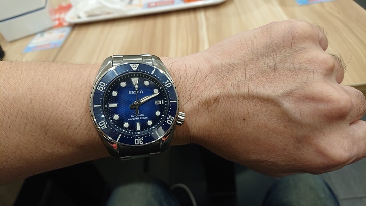 開箱：SEIKO PROSPEX KING SUMO 藍陶瓷圈潛水錶
