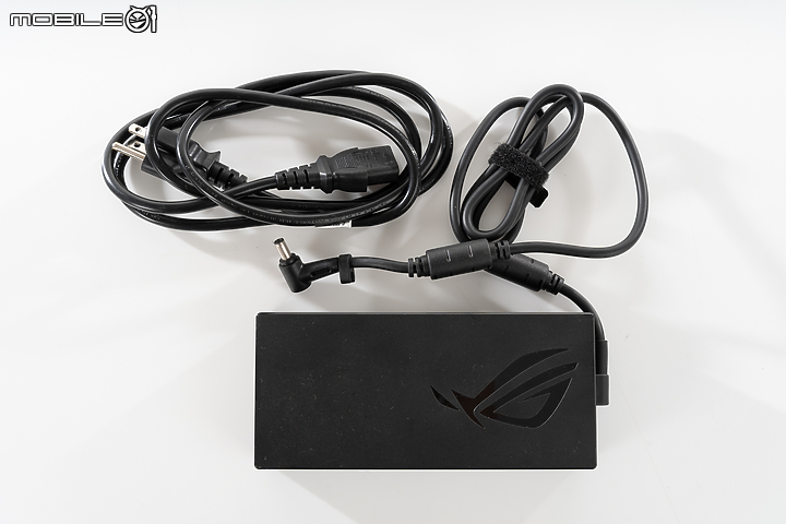 ROG Strix SCAR 17 SE G733 測試報告|為極致電競效能而生!