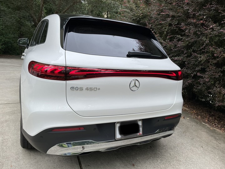 EQS450X4 SUV 測試