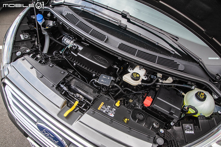 Ford Tourneo Custom八座豪華型試駕|新年式選擇更豐富,商務、家用兩相宜!