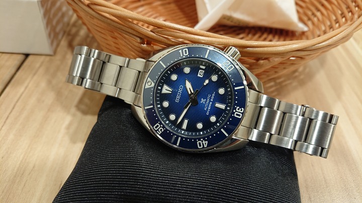 開箱：SEIKO PROSPEX KING SUMO 藍陶瓷圈潛水錶