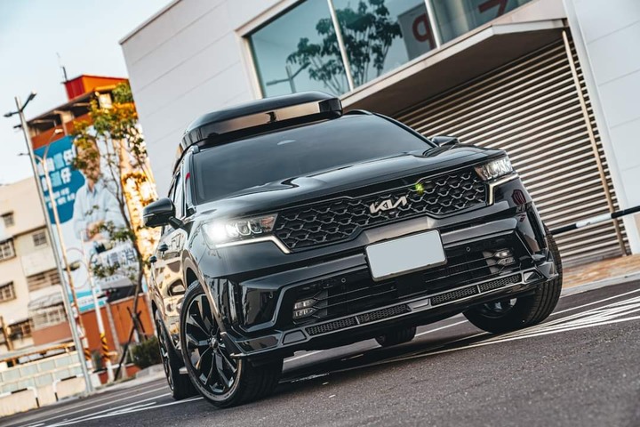 KIA SORENTO BLACK LINE