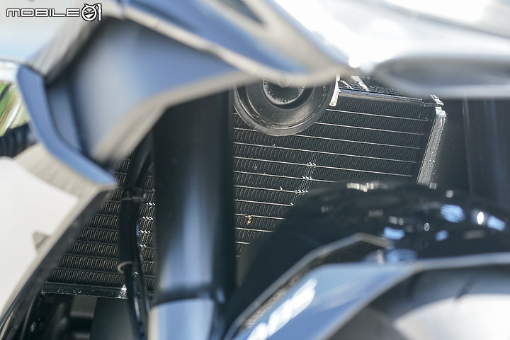 CFMOTO 300SR 試駕|操控中規中矩 配備相對超值