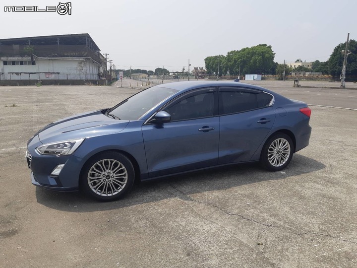 2019 FOCUS MK4 17TSR 四門頂規版 10萬公里達標!!，裡面附上0-100 加速影片，3缸抖動大不大的影片，及車漆太陽紋等等...