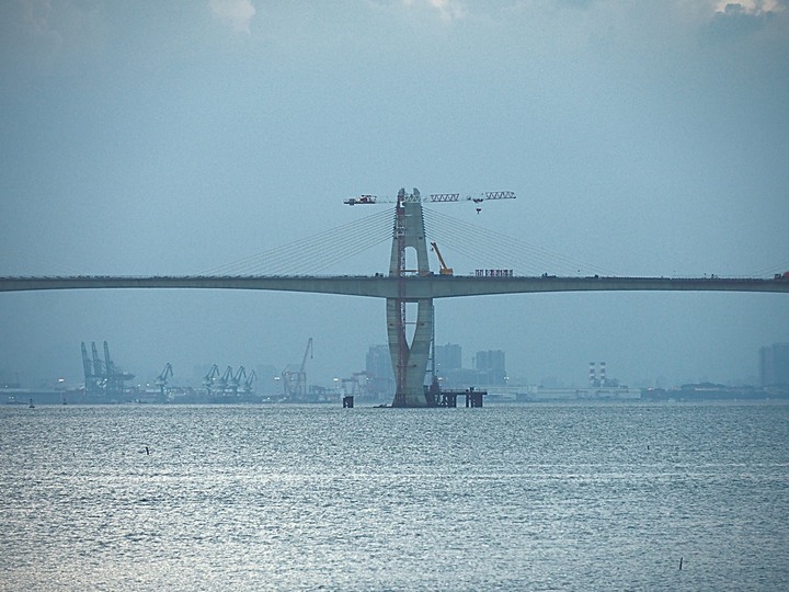 建功嶼與金門大橋 — 錯過金門版摩西分海,但見到夕照雙色天 — 盛夏金門四日行 金城篇 第4部