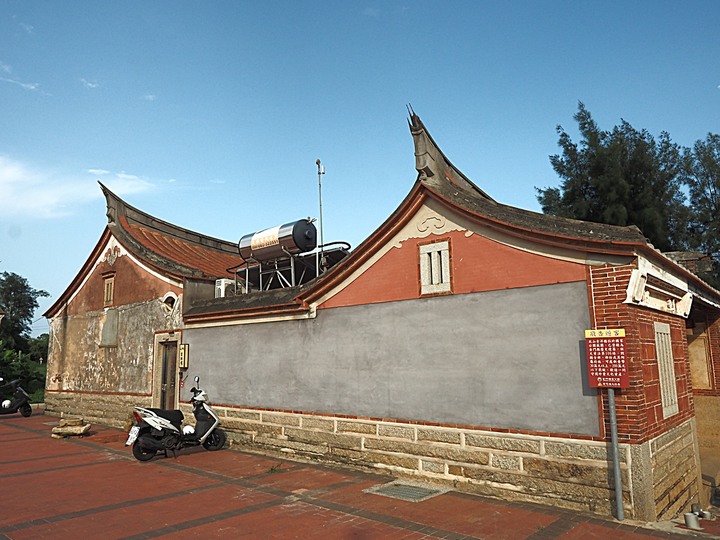 金寧 古寧頭戰史館、安東一營區、北山古洋樓、北山海堤、北山播音牆/北山斷崖 — 古寧頭戰役戰場巡禮 — 盛夏金門四日行 金寧篇 第2部