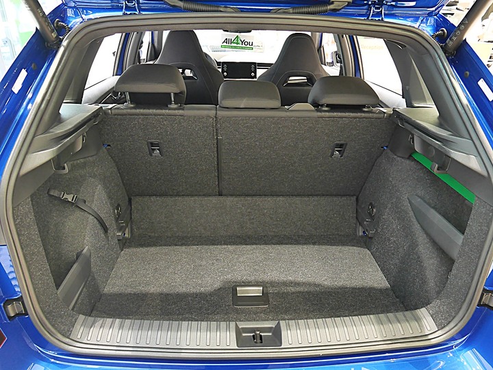 ŠKODA OCTAVIA COMBI 1.0TSI e-TEC 15,000km保養全紀錄,巧遇【ŠKODA x Rakuten Monkeys 樂天桃猿一日店長】台北場